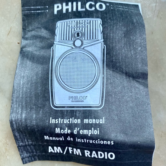 Vintage Philco Beach Boy Transistor Radio - Picture 6 of 8